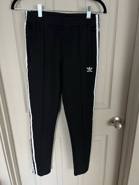 adidas Black  Pants with White Side Stripes for juniors girls. XS